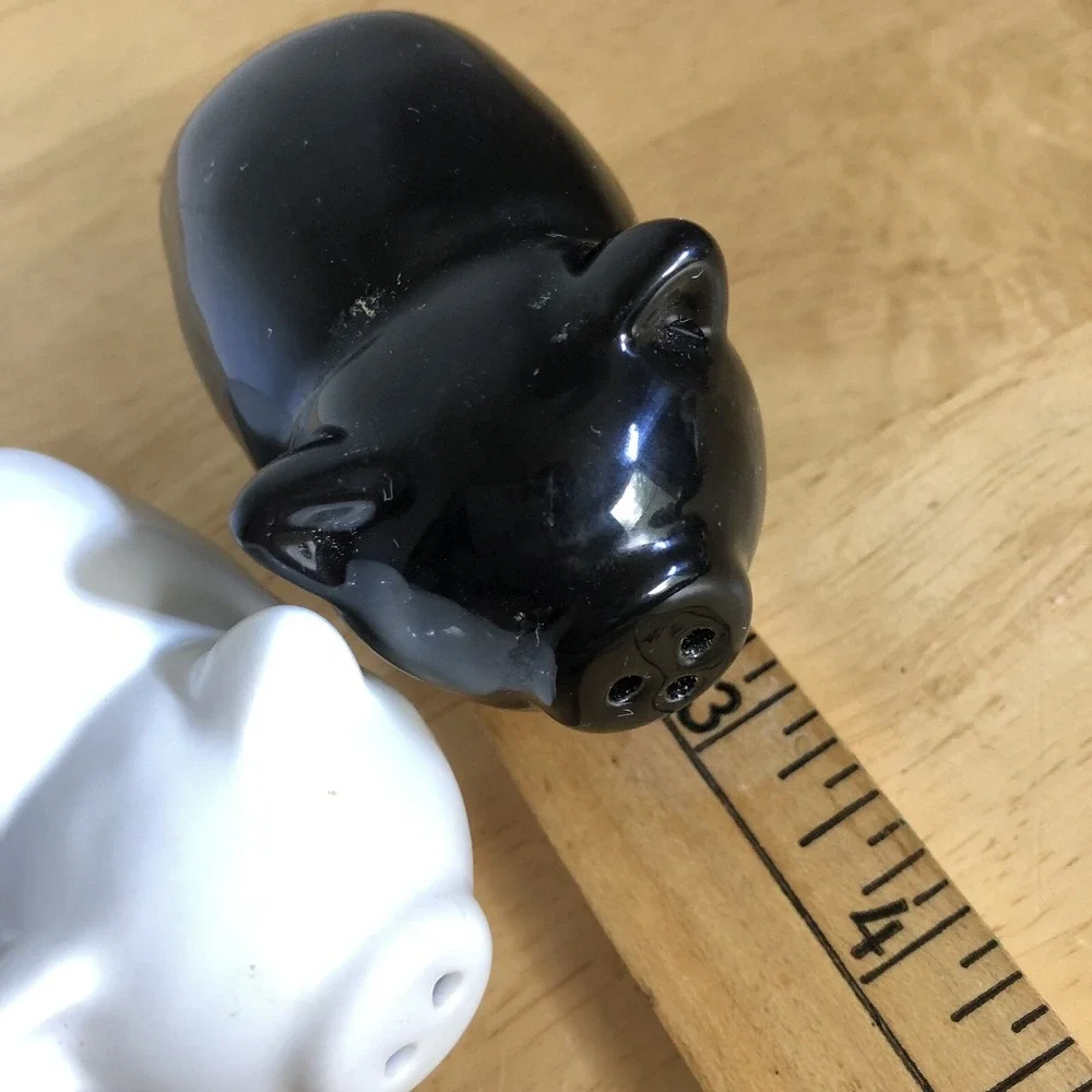 Salt &Pepper Shakers Pig Shape Black & White Farm House Country Decor